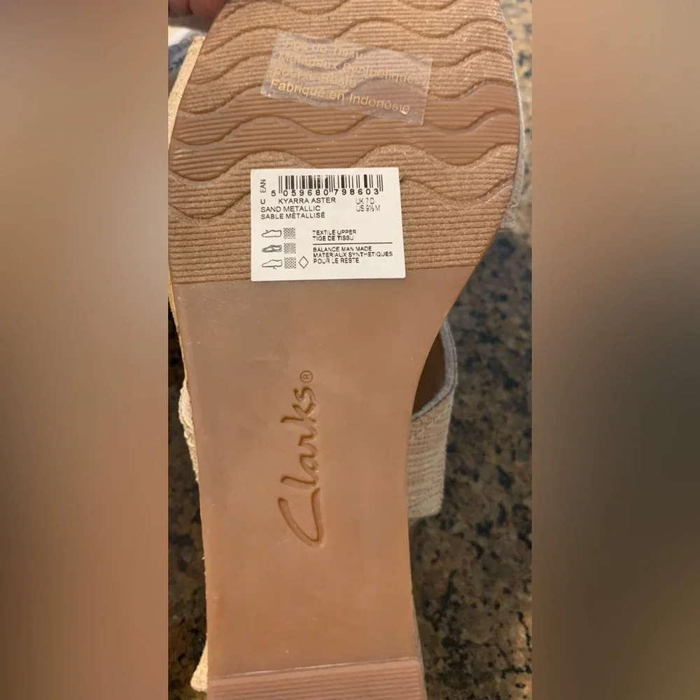 Clarks Collection Women's Cream Wedge Sandals with cork heel. Size 9.5 NWT - Picture 5 of 6